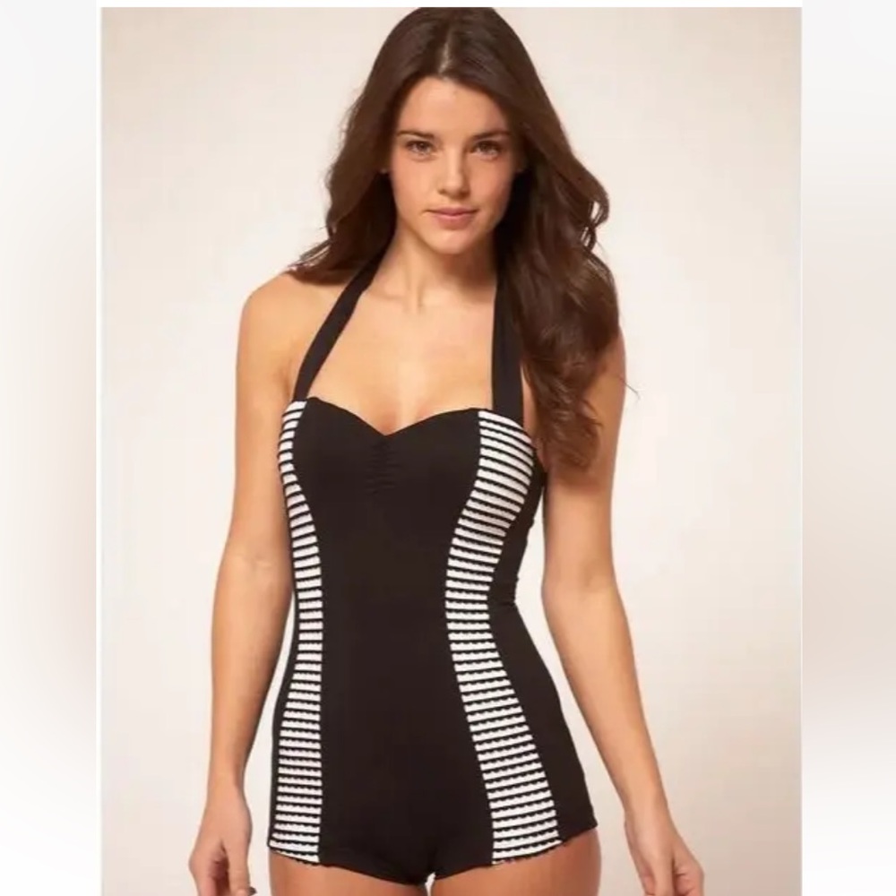 SEAFOLLY Wavey Stripe Black and White Boyleg One Piece Swimsuit US 8 EU 12
